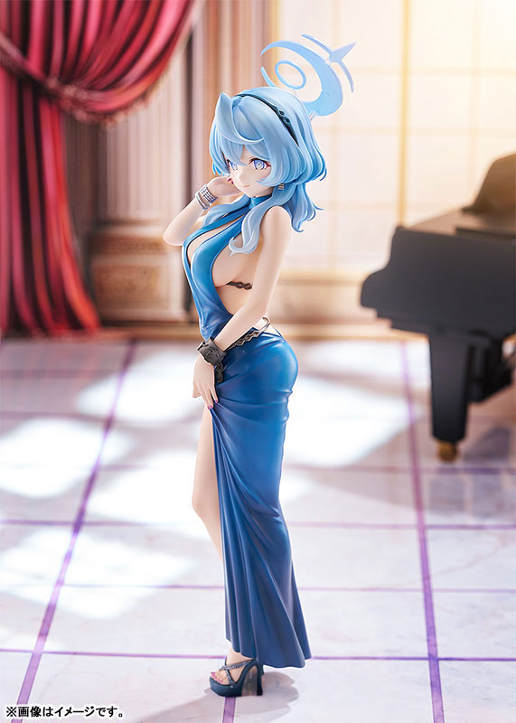 FIGURE-186126_08.jpg
