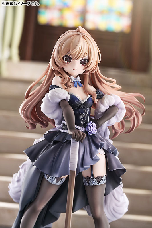 FIGURE-186401_12.jpg