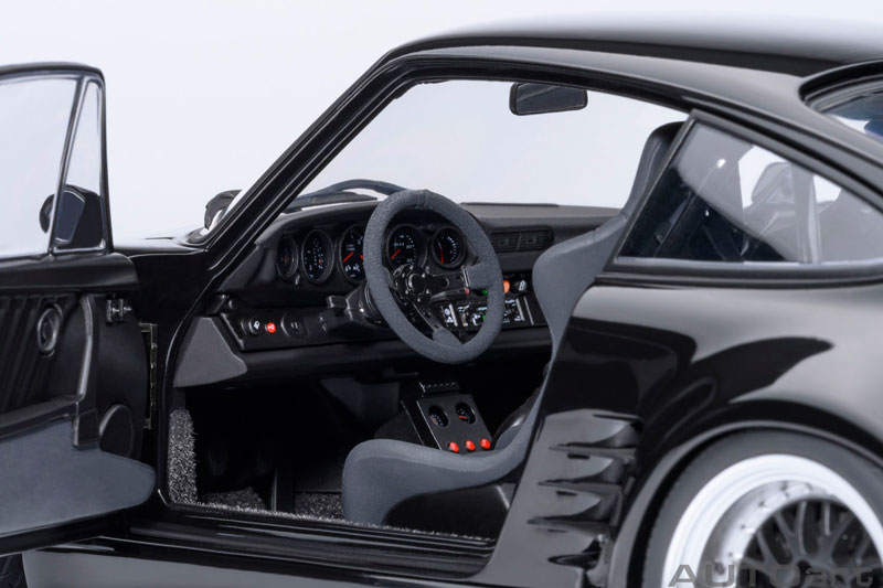 【昭和レトロ】ポルシェ930ターボ　1／18スケール AUTOart 1/18 ポルシェ 911 （930） ターボ 「湾岸ミッドナイト