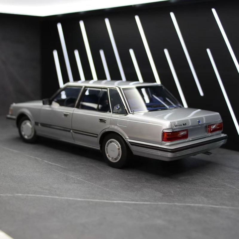 ysmizu様 AmiAmi [Character & Hobby Shop] | 1/18 Toyota Crown MS122 Silver