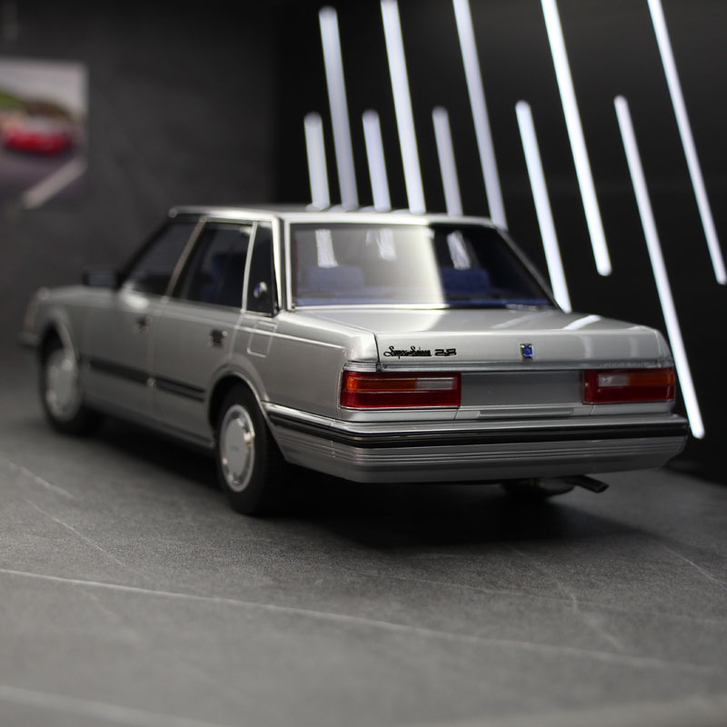AmiAmi [Character & Hobby Shop] | 1/18 Toyota Crown MS122 Silver