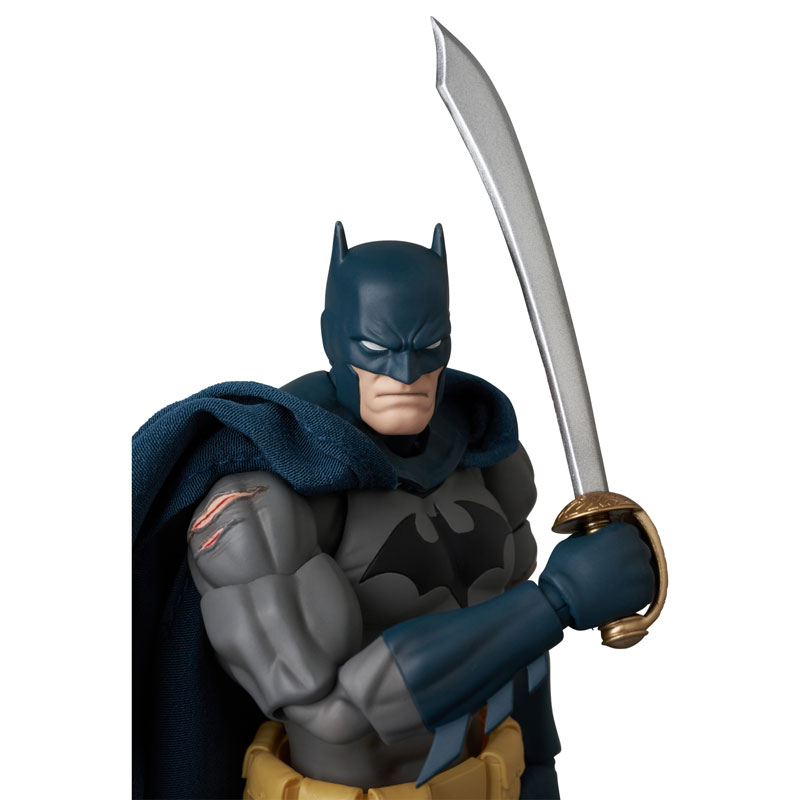 AmiAmi [Character & Hobby Shop] | MAFEX No.295 MAFEX BATMAN DAMAGE