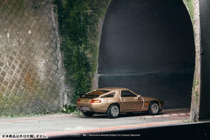 AmiAmi [Character & Hobby Shop] | 1/64 Porsche 928 S4 Platinum