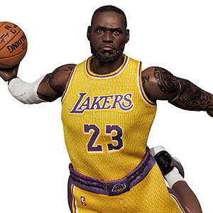 AmiAmi [Character & Hobby Shop] | MAFEX No.127 MAFEX LeBron James