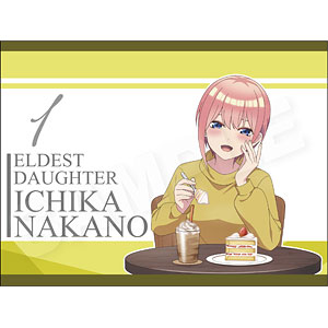 Miku (Gotoubun no Hanayome) inspira uma garrafa de licor no